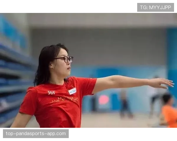 傅园慧赛前啃鸡腿，赛后住五星酒店泡澡到凌晨